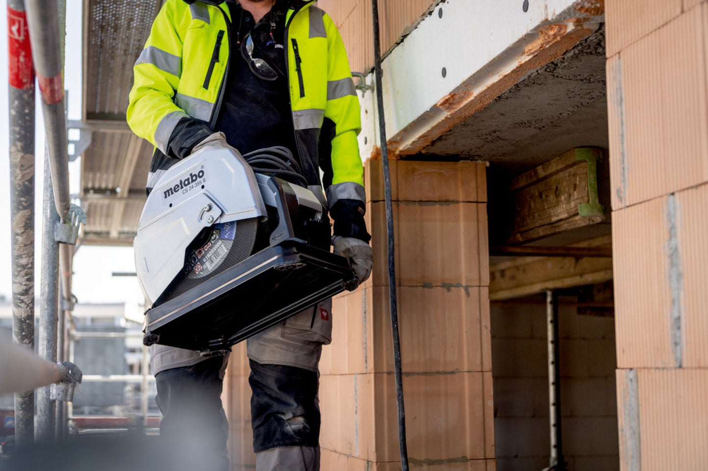 Metabo Metalltrennschleifer CS 22-355 (601786000); Karton